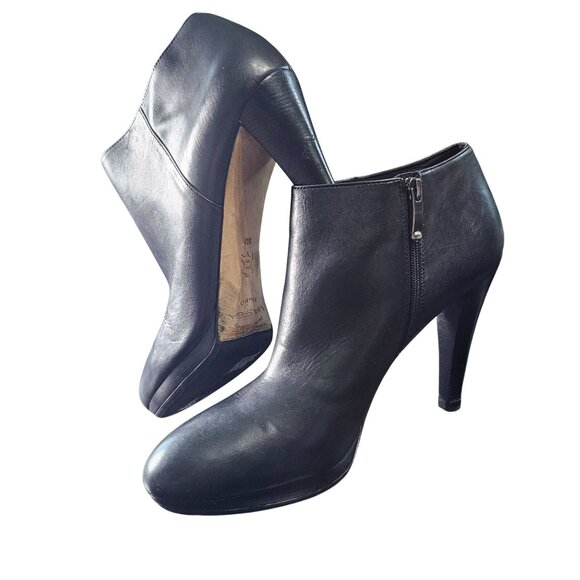 Black Leather Booties With Side Zipper & 4-Inch Heels By Via Spiga size 9 - Picture 3 of 10